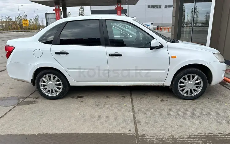 ВАЗ (Lada) Granta 2190 2013 годаүшін3 500 000 тг. в Уральск