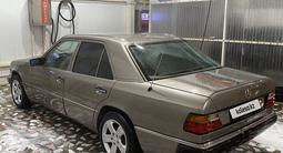 Mercedes-Benz E 200 1989 годаүшін2 000 000 тг. в Астана