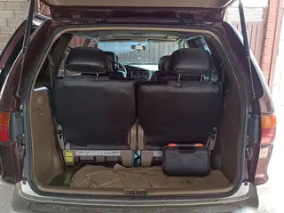 Toyota Sienna, 1998