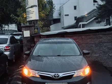 Toyota Camry 2014 года за 8 300 000 тг. в Алматы – фото 2