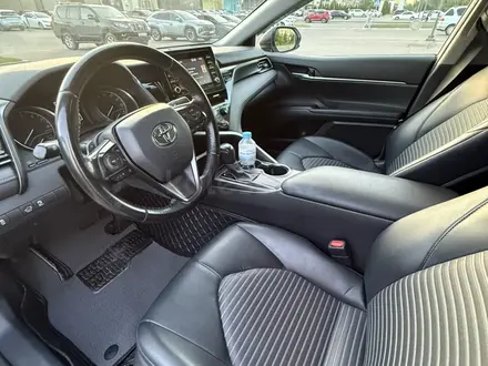 Toyota Camry 2021 года за 11 500 000 тг. в Алматы – фото 12