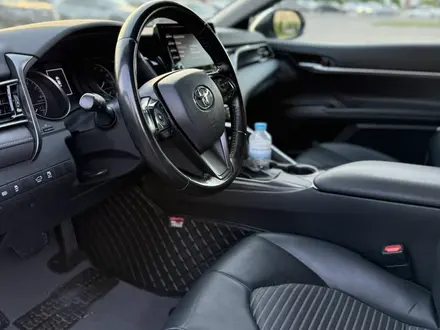 Toyota Camry 2021 года за 11 500 000 тг. в Алматы – фото 13