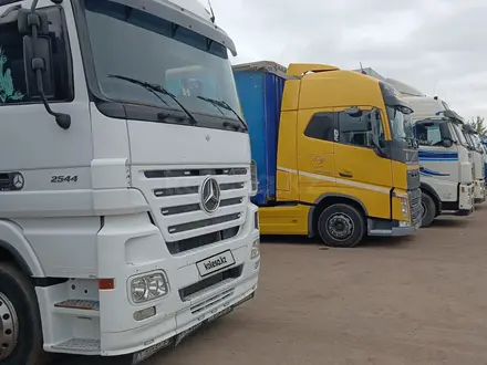 Mercedes-Benz  Actros 2005 года за 26 500 000 тг. в Алматы – фото 2