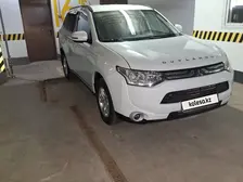 Mitsubishi Outlander, 2013