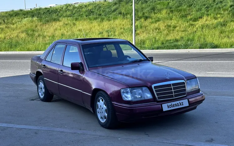 Mercedes-Benz E 220 1994 годаүшін1 600 000 тг. в Алматы