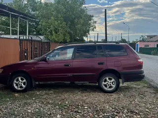 Toyota Carina E