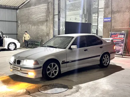 BMW 328 1993 года за 2 300 000 тг. в Алматы – фото 3