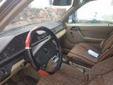 Mercedes-Benz E 200 1989 годаfor750 000 тг. в Шу – фото 4