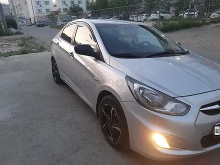 Hyundai Solaris 2011 года за 5 000 000 тг. в Атырау – фото 2