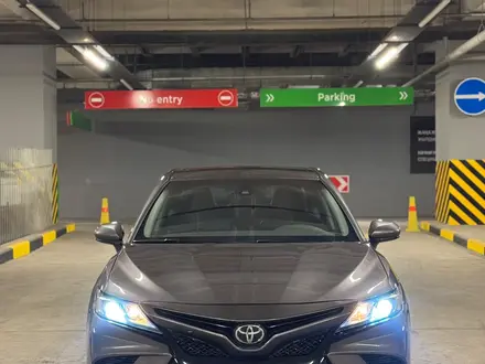 Toyota Camry 2019 года за 11 800 000 тг. в Алматы – фото 3