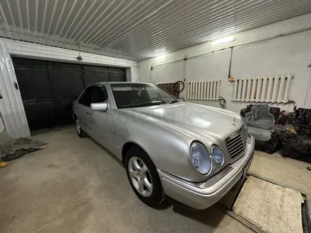 Mercedes-Benz E 280 1998 года за 4 500 000 тг. в Жанаозен