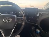Toyota Camry 2021 года за 8 000 000 тг. в Шымкент – фото 3