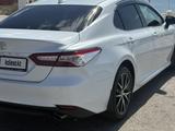 Toyota Camry 2021 года за 16 500 000 тг. в Актау – фото 4
