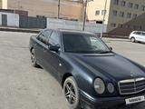 Mercedes-Benz E 220 1997 года за 2 900 000 тг. в Караганда – фото 3