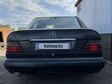 Mercedes-Benz E 200 1994 года за 1 500 000 тг. в Балкашино – фото 2