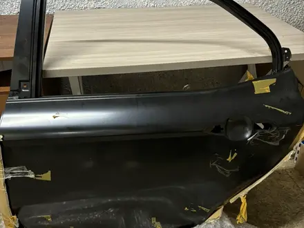 Задний дверь на Toyota Camry за 260 000 тг. в Алматы