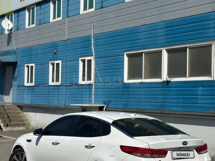Kia K5 2015 года за 8 800 000 тг. в Алматы – фото 4