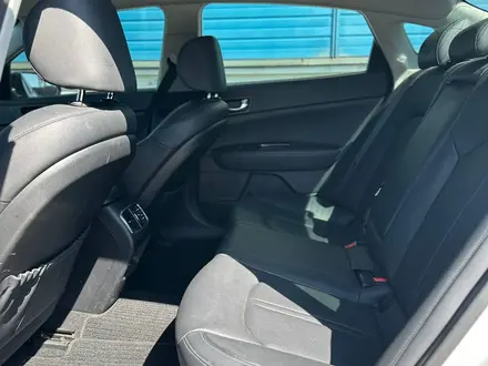 Kia K5 2015 года за 8 800 000 тг. в Алматы – фото 21