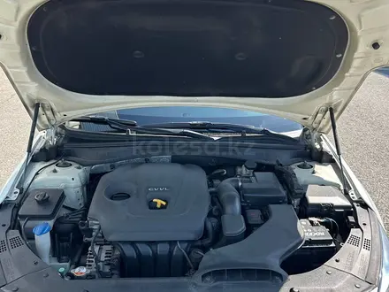 Kia K5 2015 года за 8 800 000 тг. в Алматы – фото 26