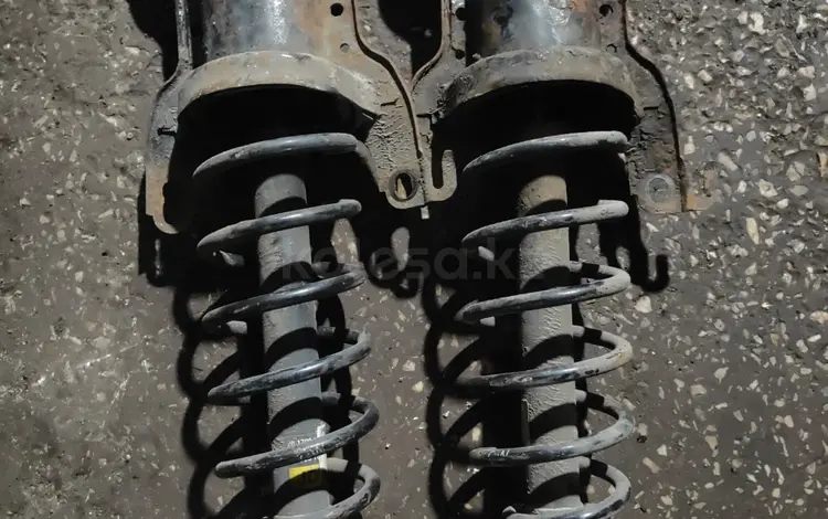 Стойки амортизаторы вектра б задние за 20 000 тг. в Караганда