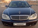 Mercedes-Benz S 320 1999 года за 3 400 000 тг. в Караганда