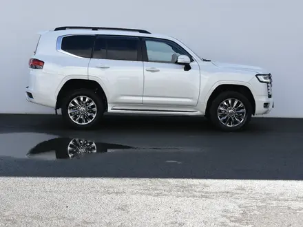Toyota Land Cruiser 2022 года за 44 499 990 тг. в Атырау – фото 4