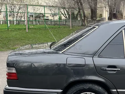 Mercedes-Benz E 320 1990 года за 2 000 000 тг. в Алматы – фото 5