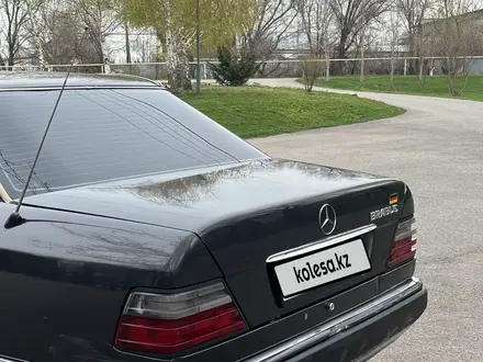 Mercedes-Benz E 320 1990 года за 2 000 000 тг. в Алматы – фото 6