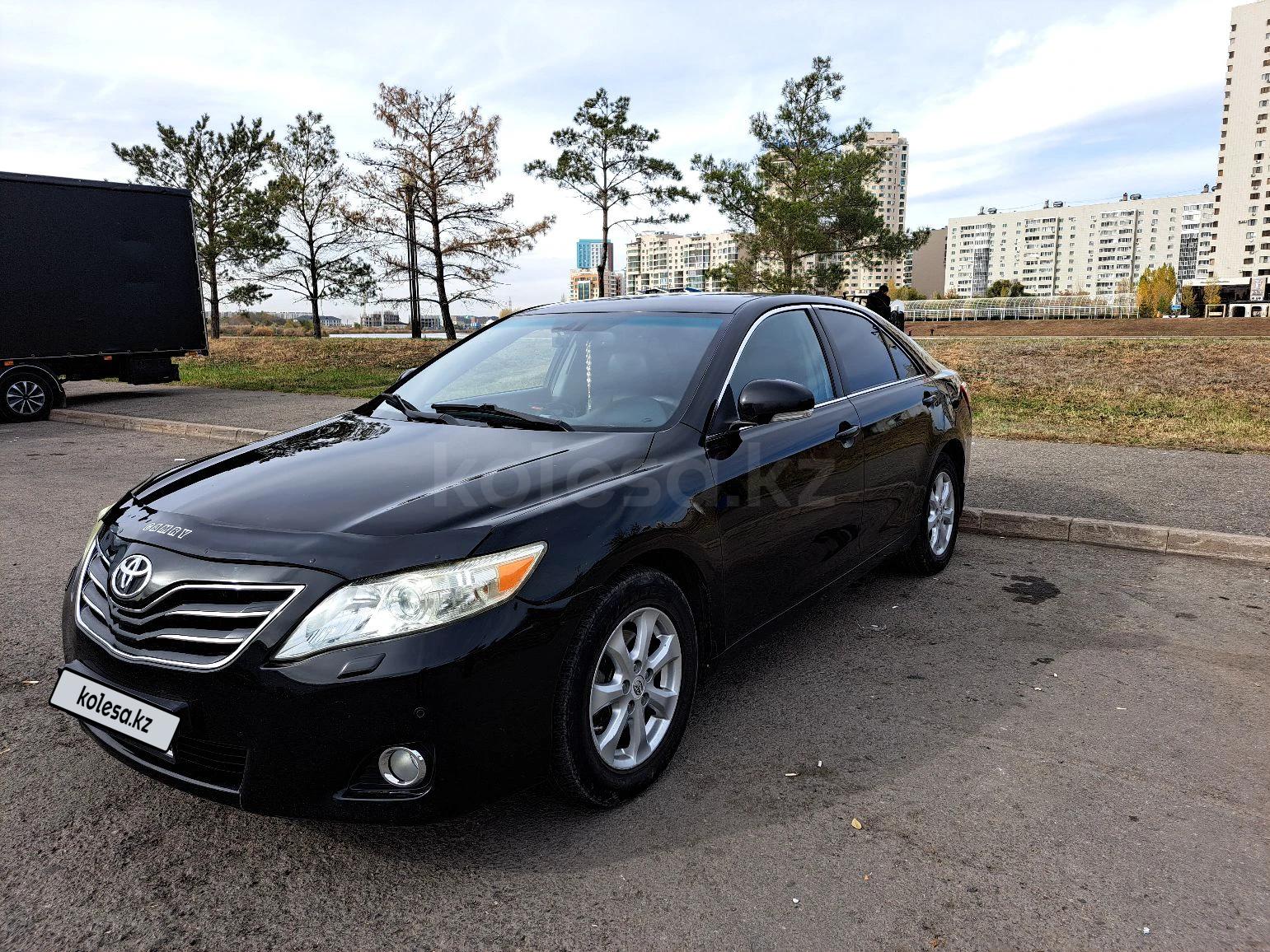 Toyota Camry 2010 г.