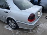 Mercedes-Benz C 200 1999 годаүшін3 800 000 тг. в Актау – фото 2