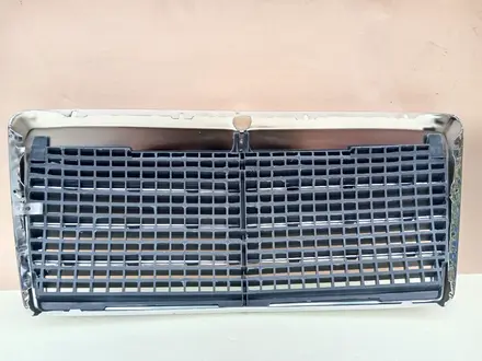 Решетка радиатора Mercedes 124 (85-93) за 17 000 тг. в Алматы – фото 6