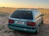 Volkswagen Passat 1994 года за 1 300 000 тг. в Уральск – фото 2