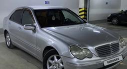 Mercedes-Benz C 200 2001 года за 3 700 000 тг. в Астана
