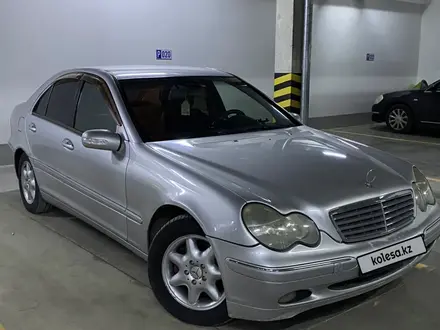 Mercedes-Benz C 200 2001 года за 3 200 000 тг. в Астана