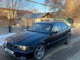 BMW 316 1995 годаfor690 000 тг. в Актобе – фото 2