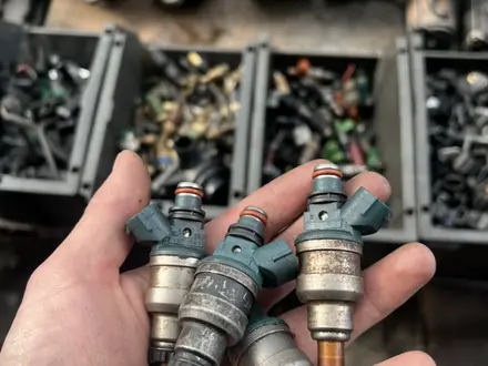 Привозные оригинал форсунки комплект TOYOTA за 2 000 тг. в Алматы