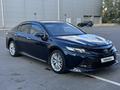 Toyota Camry 2018 года за 11 850 000 тг. в Астана – фото 2