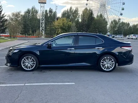 Toyota Camry 2018 года за 11 850 000 тг. в Астана – фото 9