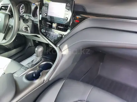 Toyota Camry 2023 года за 14 400 000 тг. в Актау – фото 14