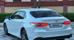 Toyota Camry 2021 года за 16 600 000 тг. в Алматы – фото 4