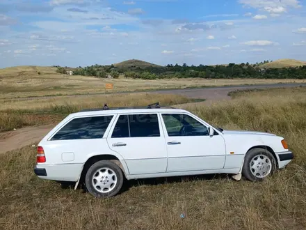 Mercedes-Benz E 250 1991 года за 2 100 000 тг. в Караганда – фото 2