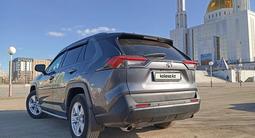 Toyota RAV4 2020 года за 14 600 000 тг. в Актобе – фото 4