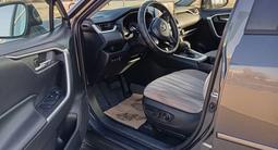 Toyota RAV4 2020 годаүшін15 200 000 тг. в Актобе – фото 5