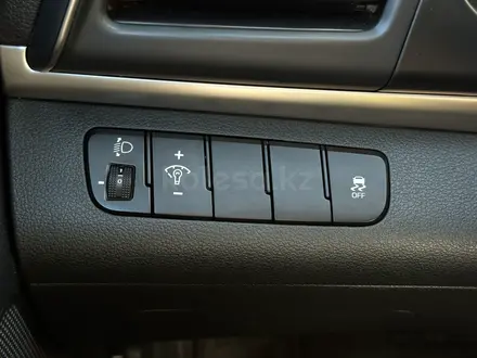 Hyundai Elantra 2019 года за 7 600 000 тг. в Актобе – фото 14