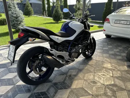 Suzuki  SFV 400 Gladius 2011 года за 1 990 000 тг. в Алматы – фото 3