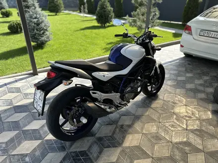 Suzuki  SFV 400 Gladius 2011 года за 1 990 000 тг. в Алматы – фото 2