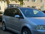 Volkswagen Touran 2005 года за 4 000 000 тг. в Актобе – фото 3