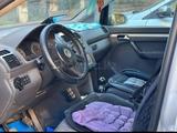 Volkswagen Touran 2005 года за 4 000 000 тг. в Актобе – фото 4