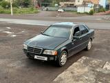 Mercedes-Benz C 220 1993 года за 800 000 тг. в Караганда