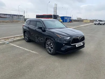 Toyota Highlander 2021 года за 22 400 000 тг. в Атырау – фото 2